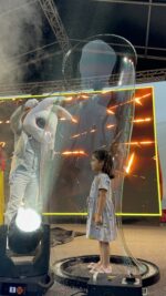 Alice in wonderland bubble show - Image 5